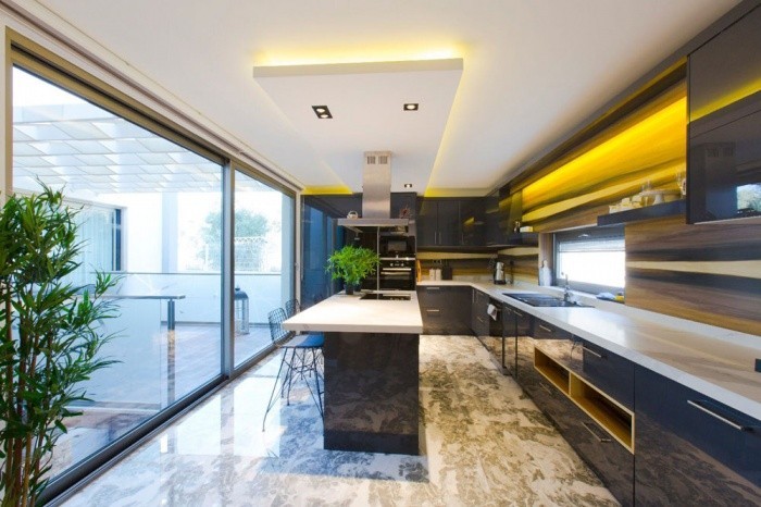 РОСКОШНАЯ ОТДЕЛЬНАЯ ВИЛЛА В ЦЕНТРЕ КУШАДАСЫ.