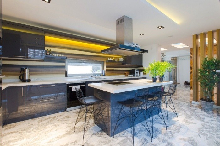 РОСКОШНАЯ ОТДЕЛЬНАЯ ВИЛЛА В ЦЕНТРЕ КУШАДАСЫ.