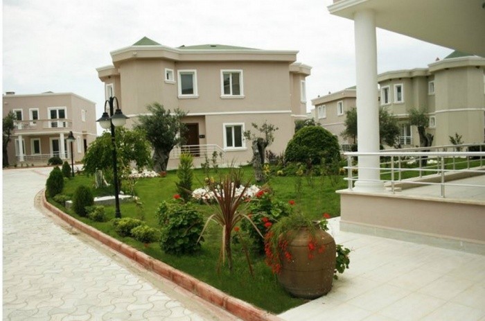 ВЕЛИКОЛЕПНЫЕ ВИЛЛЫ В ЕДРЕМИТЕ.