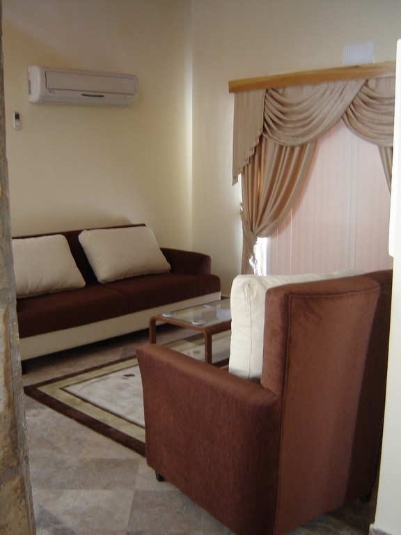 ОТДЕЛЬНАЯ ВИЛЛА ИЗ КАМНЯ В КУШАДАСЫ.