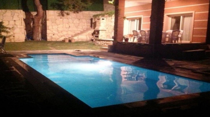 ОТДЕЛЬНАЯ ВИЛЛА С ЧАСТНЫМ БАССЕЙНОМ В КУШАДАСЫ.