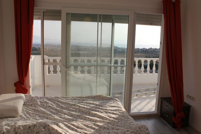 ОТДЕЛЬНАЯ ВИЛЛА С ЧАСТНЫМ БАССЕЙНОМ В КУШАДАСЫ.