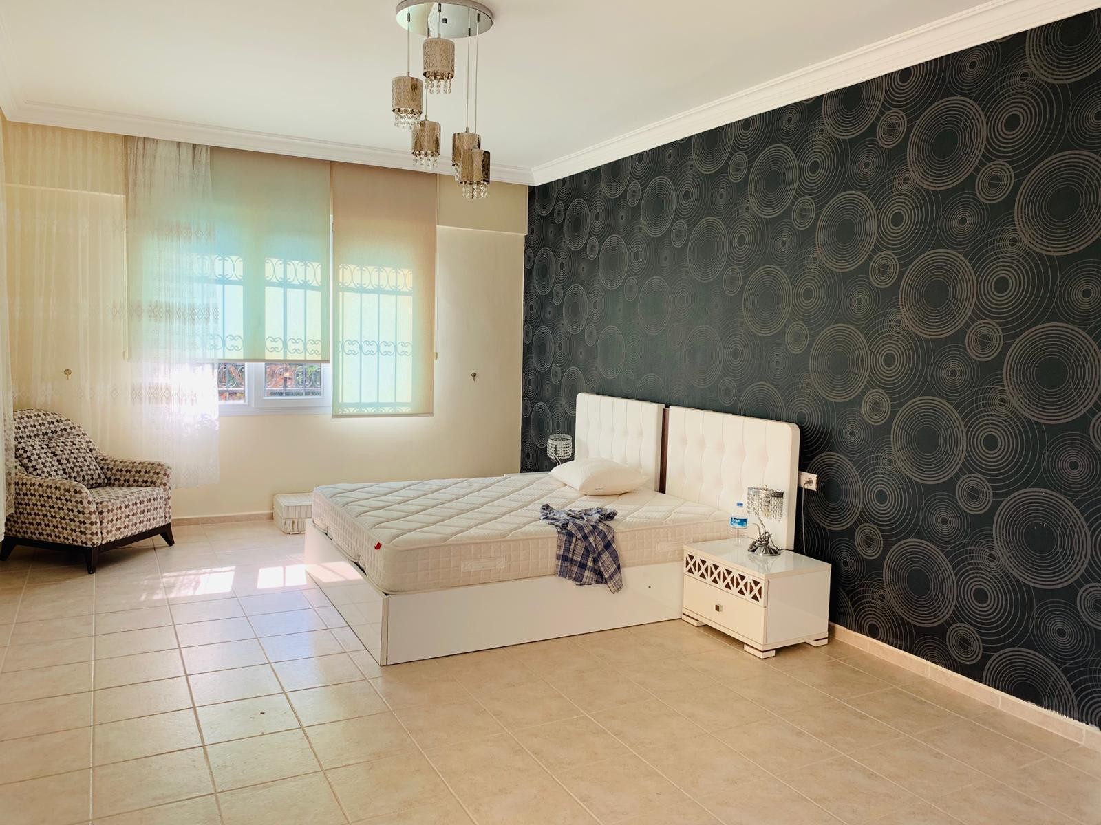 Detached Villa with Pool and 1000sqm Private Garden in Kusadasi