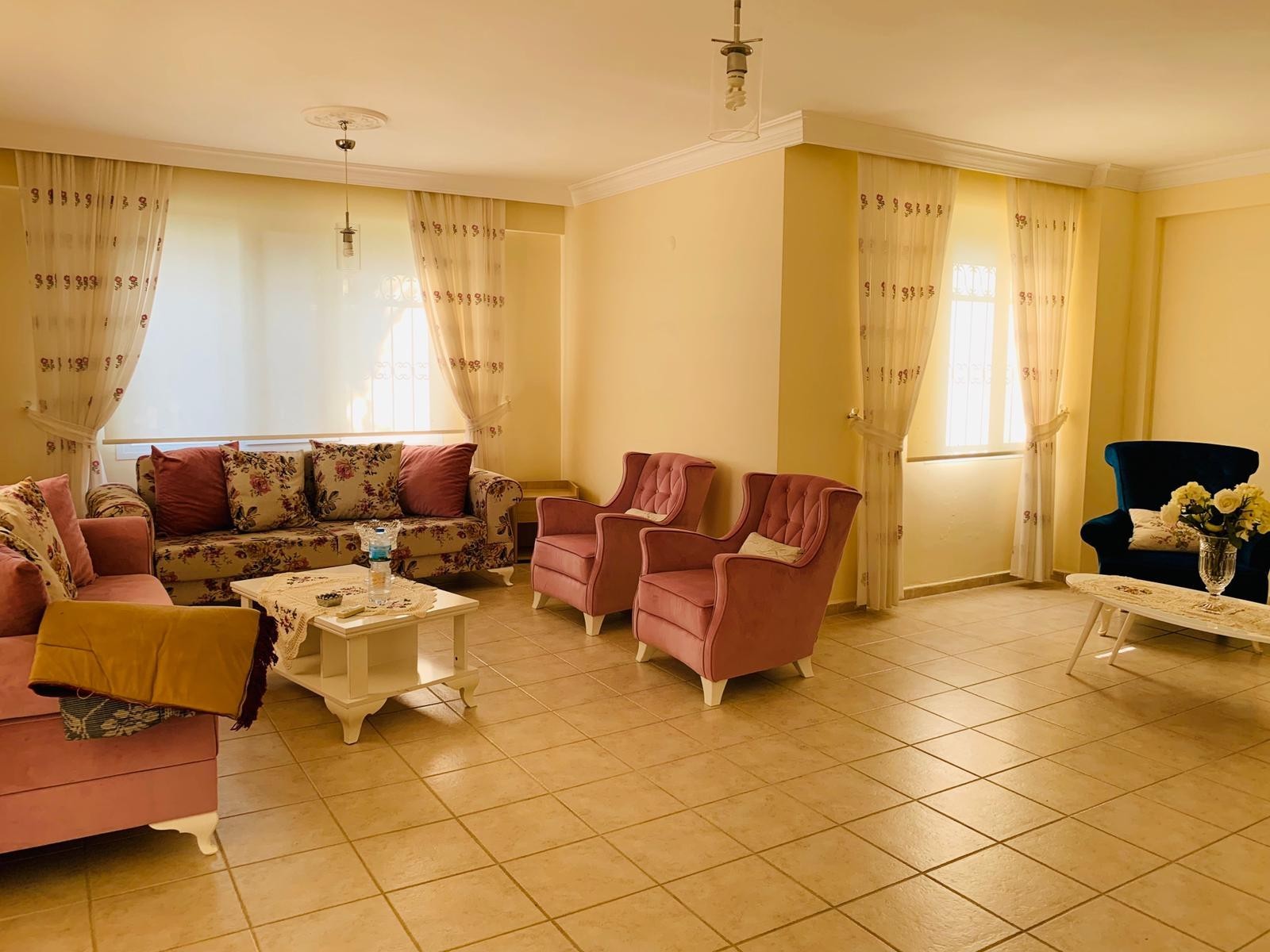 Detached Villa with Pool and 1000sqm Private Garden in Kusadasi