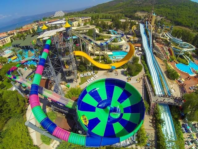 ОТДЕЛЬНАЯ ВИЛЛА С ЧАСТНЫМ БАССЕЙНОМ В КУШАДАСЫ.