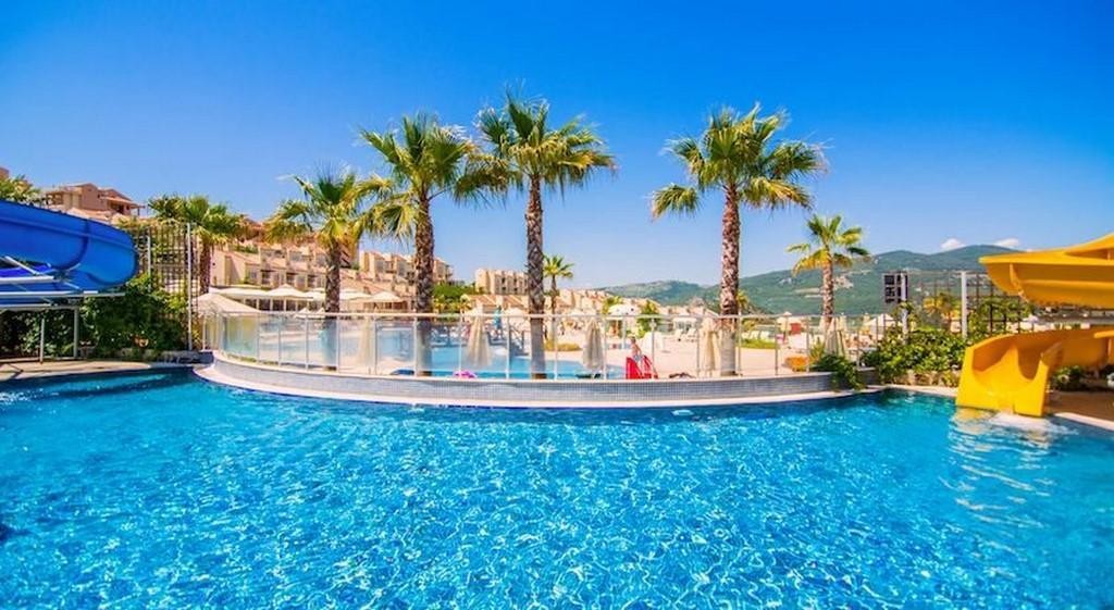 FULLY FURNİSHED 2 BEDROOMED RESIDENCE  GOLF CLUB