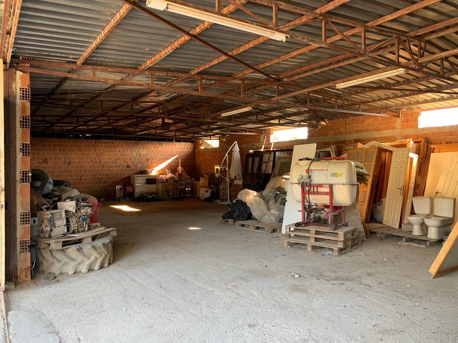 LUXURY FARM HOUSE ON PRIVATE LAND