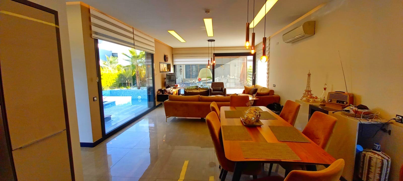 ОТДЕЛЬНАЯ ВИЛЛА С ЧАСТНЫМ БАССЕЙНОМ В ЦЕНТРЕ ГОРОДА КУШАДАСЫ.