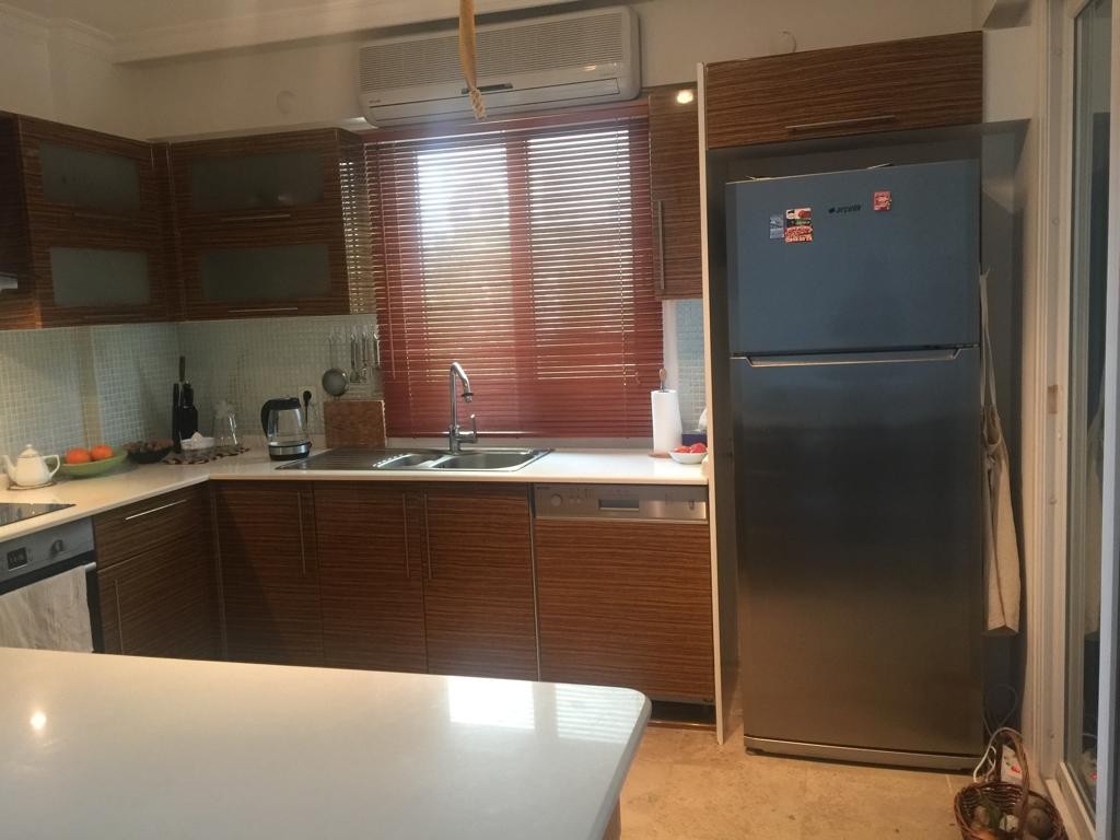 ВИЛЛА С ВИДОМ НА МОРЕ НА ПЕРВОЙ БЕРЕГОВОЙ ЛИНИИ В КУШАДАСЫ.