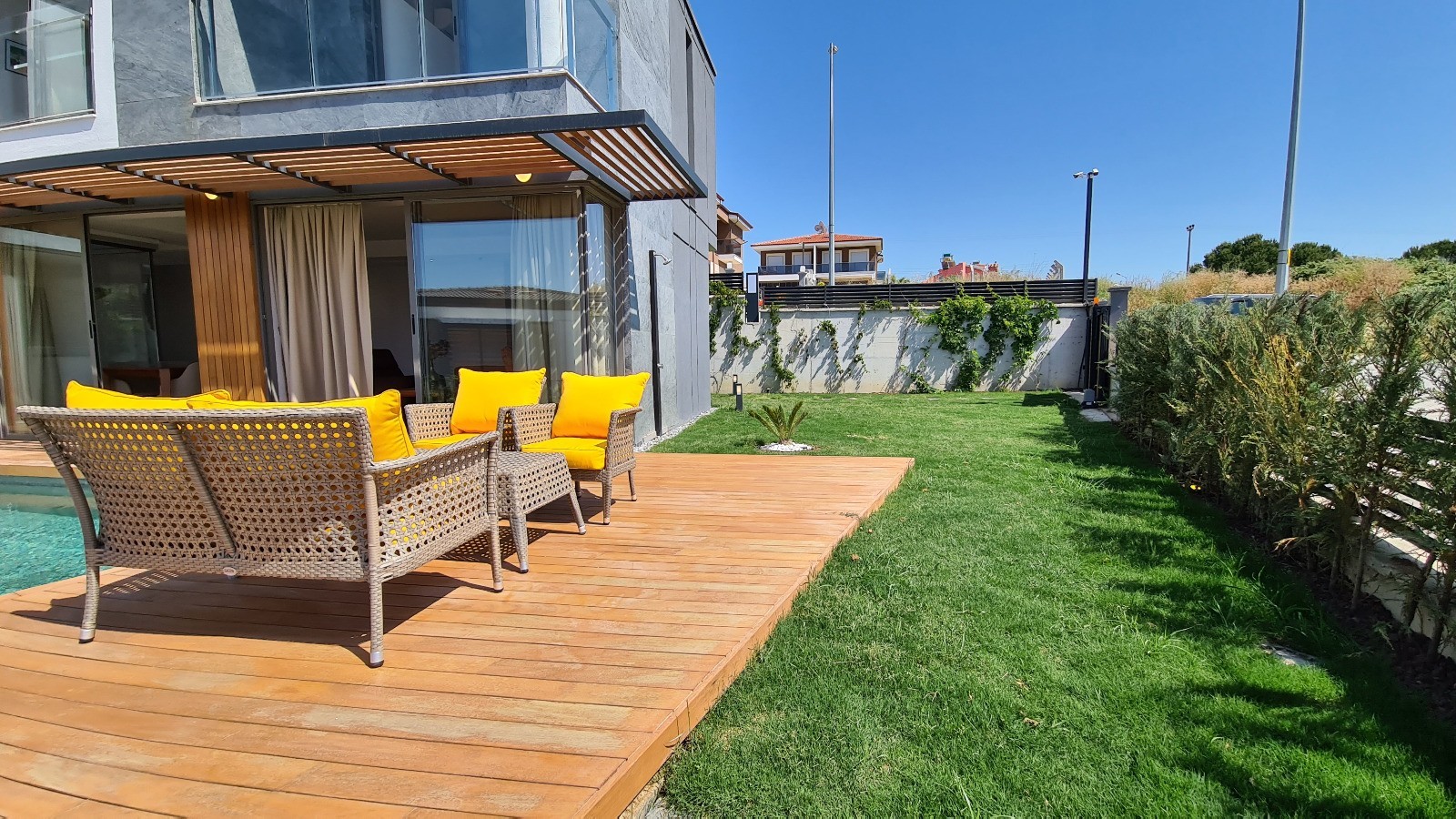 FULLY FURNISHED SEA VIEWED NEW LUXURIOUS VILLA WITH PRIVATE POOL