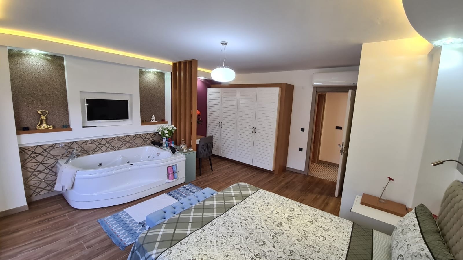 ОТДЕЛЬНАЯ ВИЛЛА В ОКРУЖЕНИИ ПРИРОДЫ В КУШАДАСЫ.