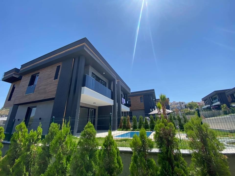 ОТДЕЛЬНАЯ ВИЛЛА С ЧАСТНЫМ БАССЕЙНОМ В КУШАДАСЫ.