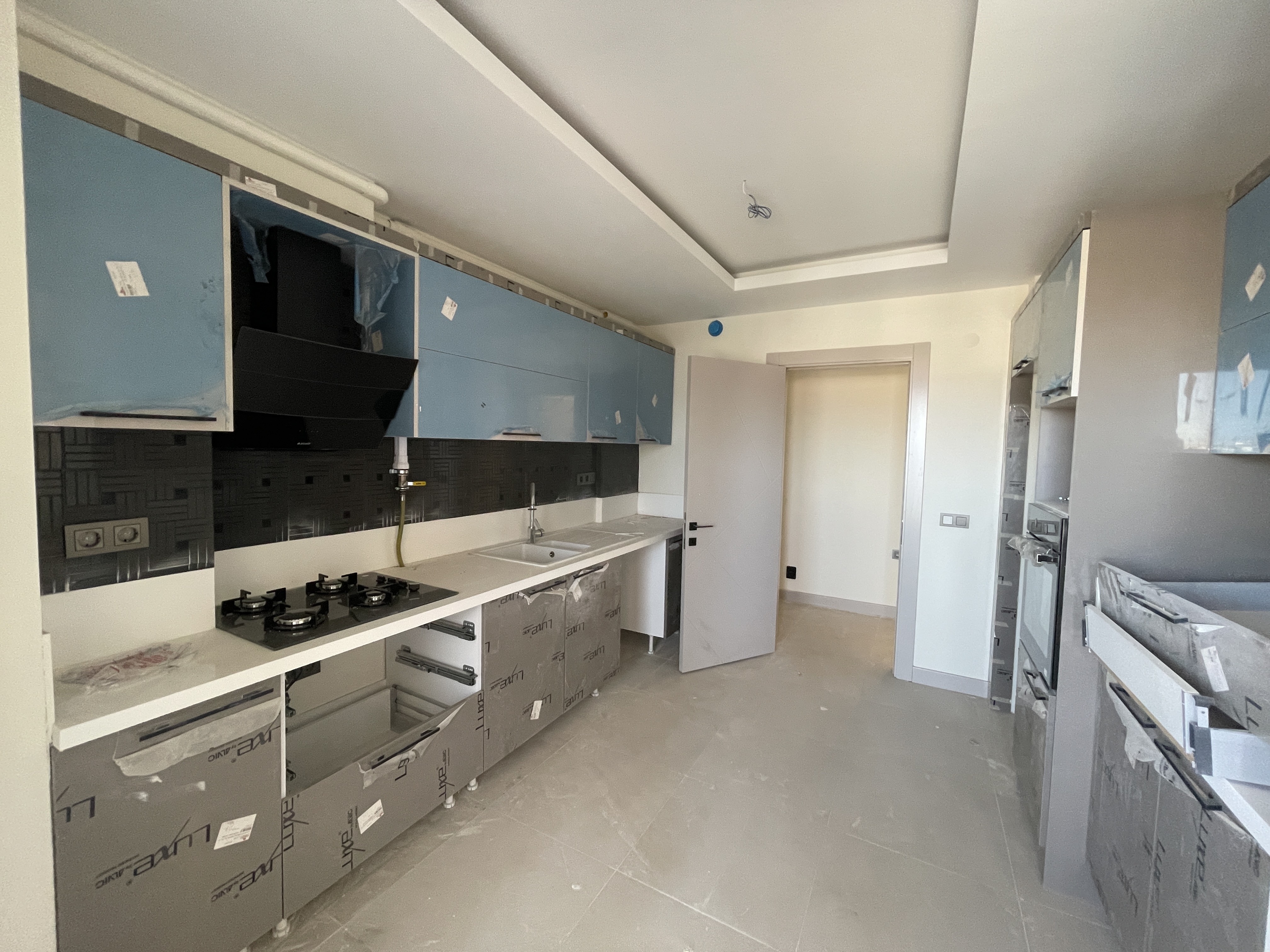 НОВАЯ КВАРТИРА 3+1 В КУШАДАСЫ.