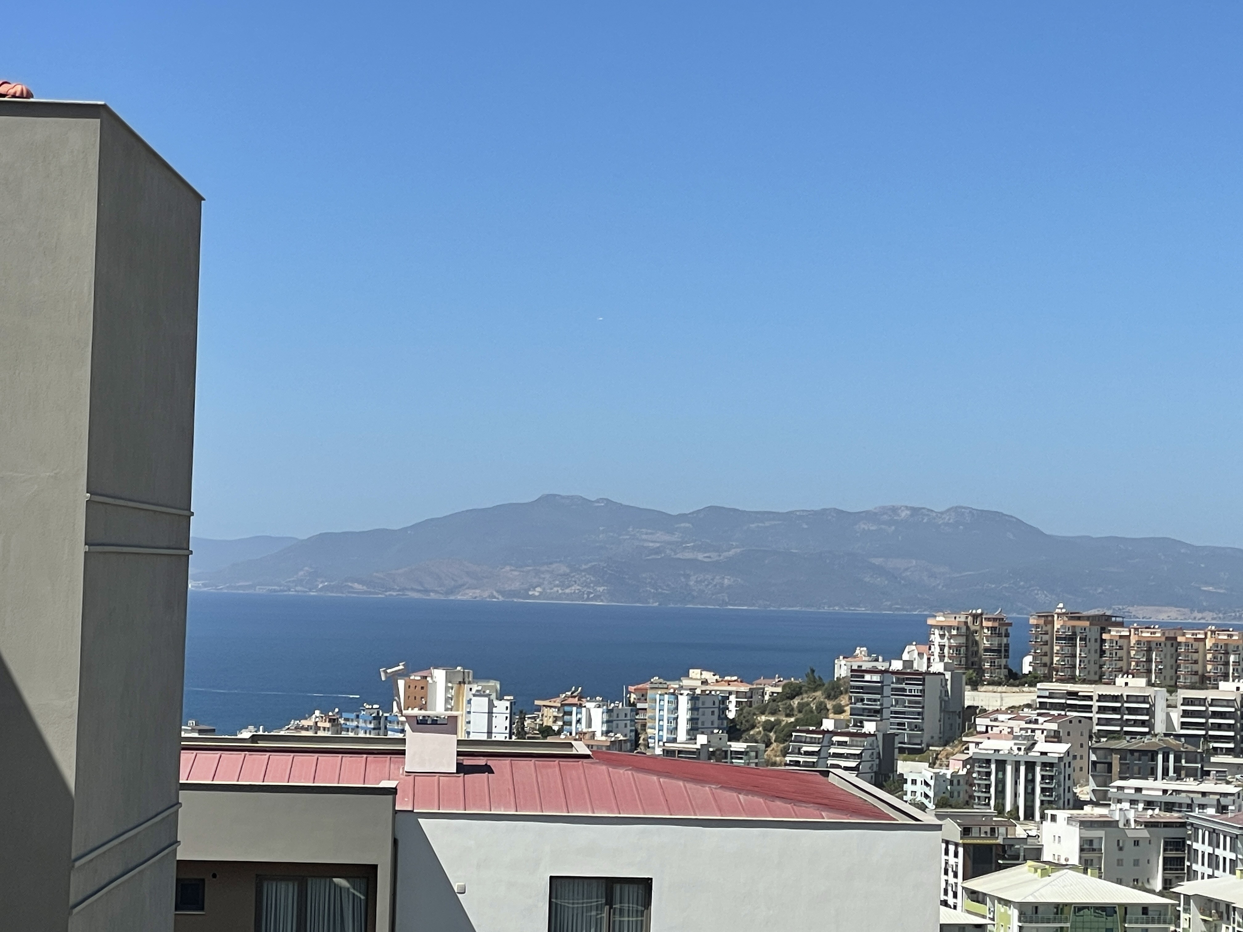 НОВАЯ КВАРТИРА 3+1 В КУШАДАСЫ.