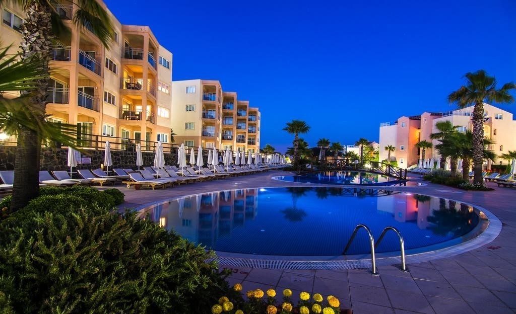 КВАРТИРА 1+1 В GOLF & SPA RESORT В КУШАДАСЫ.