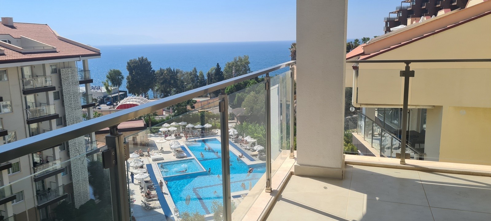 КВАРТИРА 1+1 В RAMADA RESORT В КУШАДАСЫ.