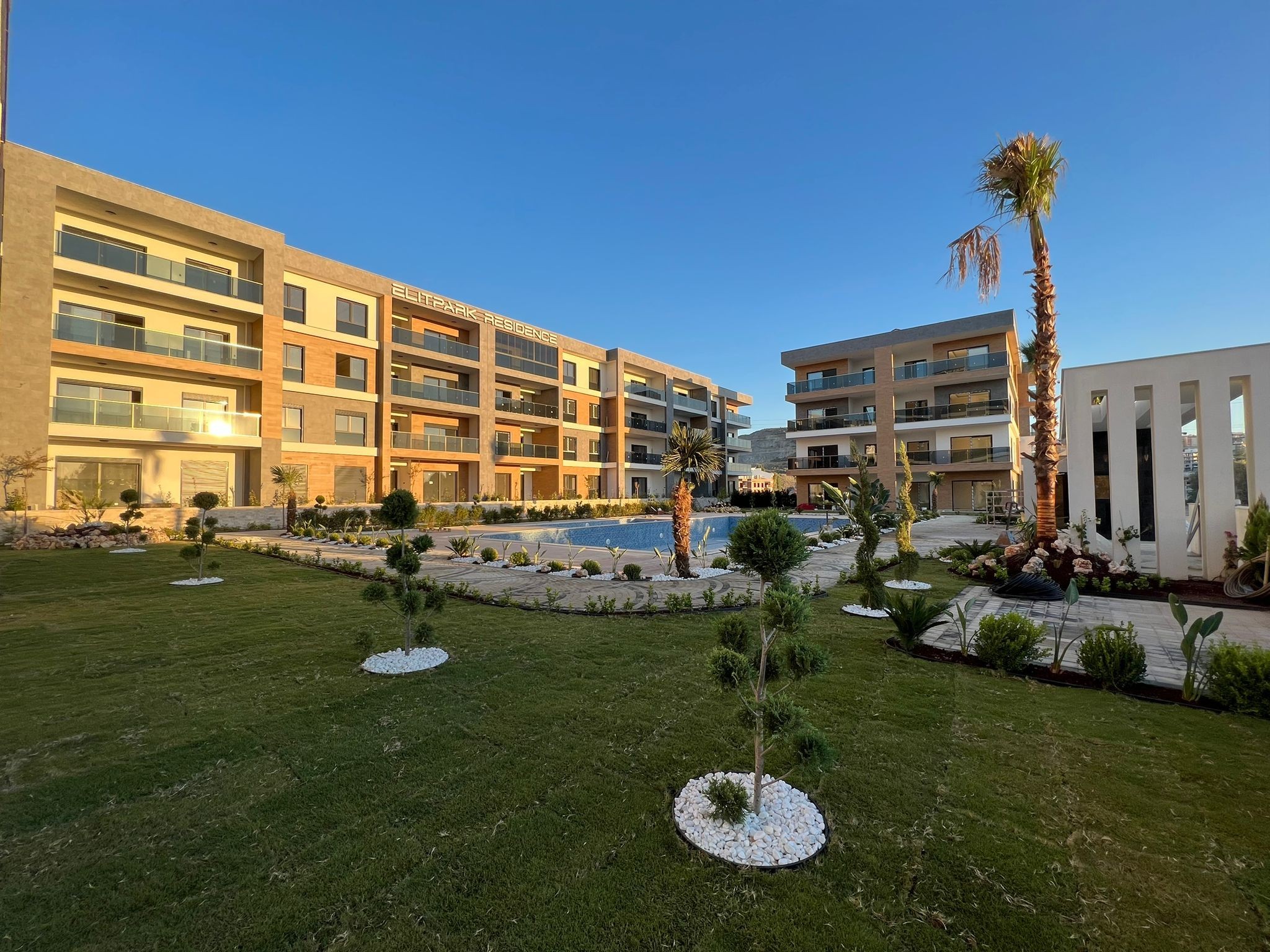 AFFORDABLE PRICE CITY CENTER BRAND NEW KEY READY RESIDENCE IN KUSADASI