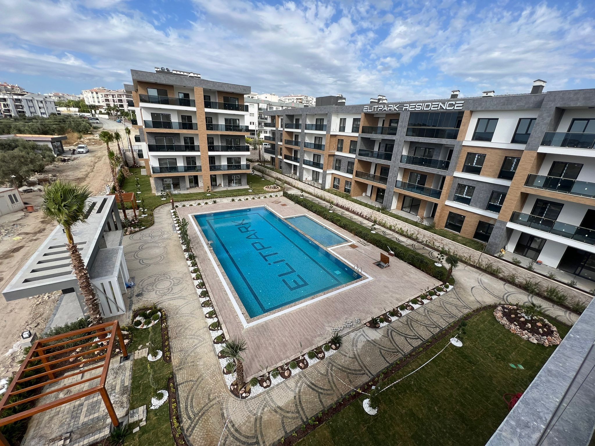 AFFORDABLE PRICE CITY CENTER BRAND NEW KEY READY RESIDENCE IN KUSADASI