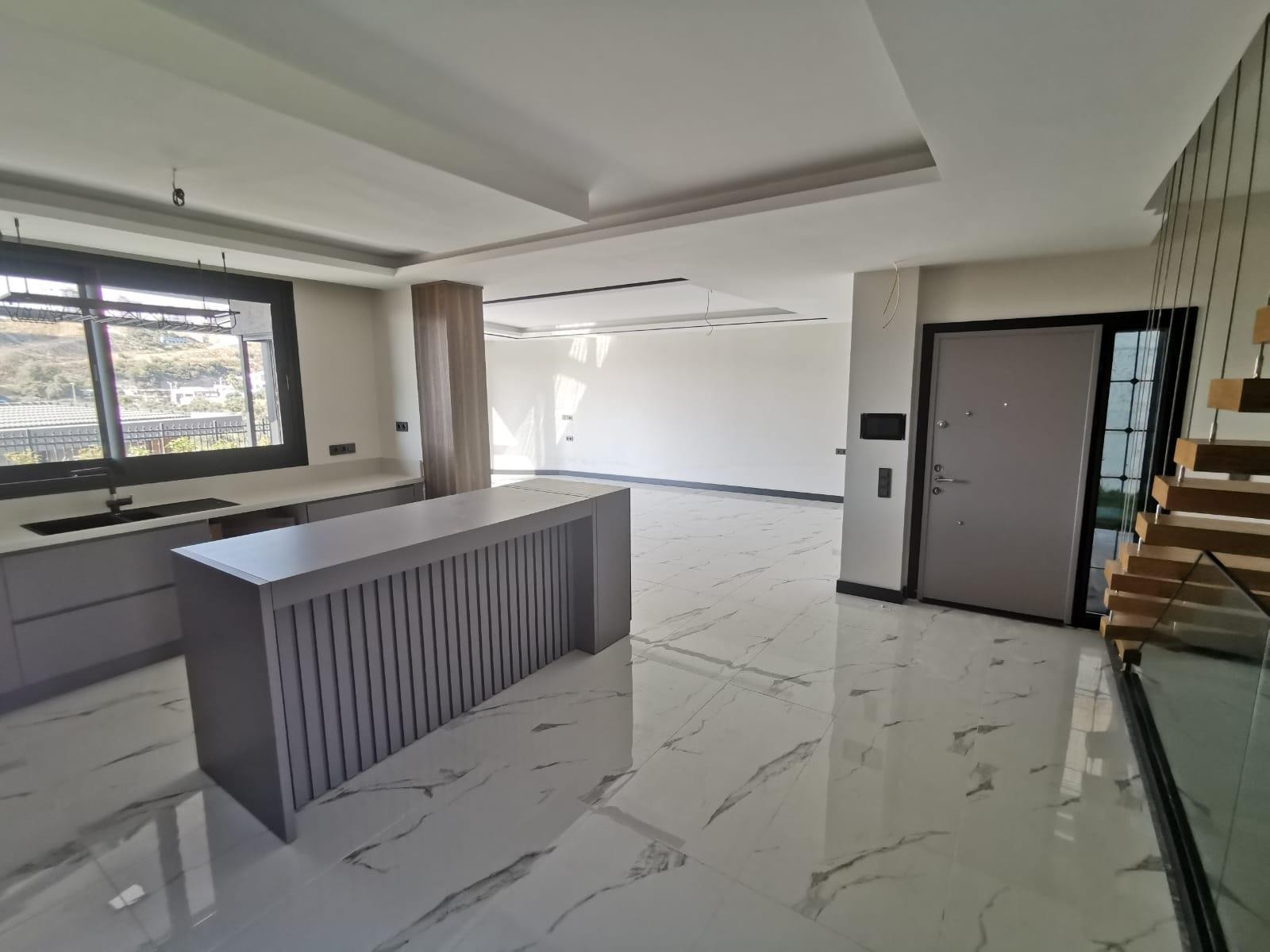 ELEGANT VILLA FOR SALE IN KUSADASI