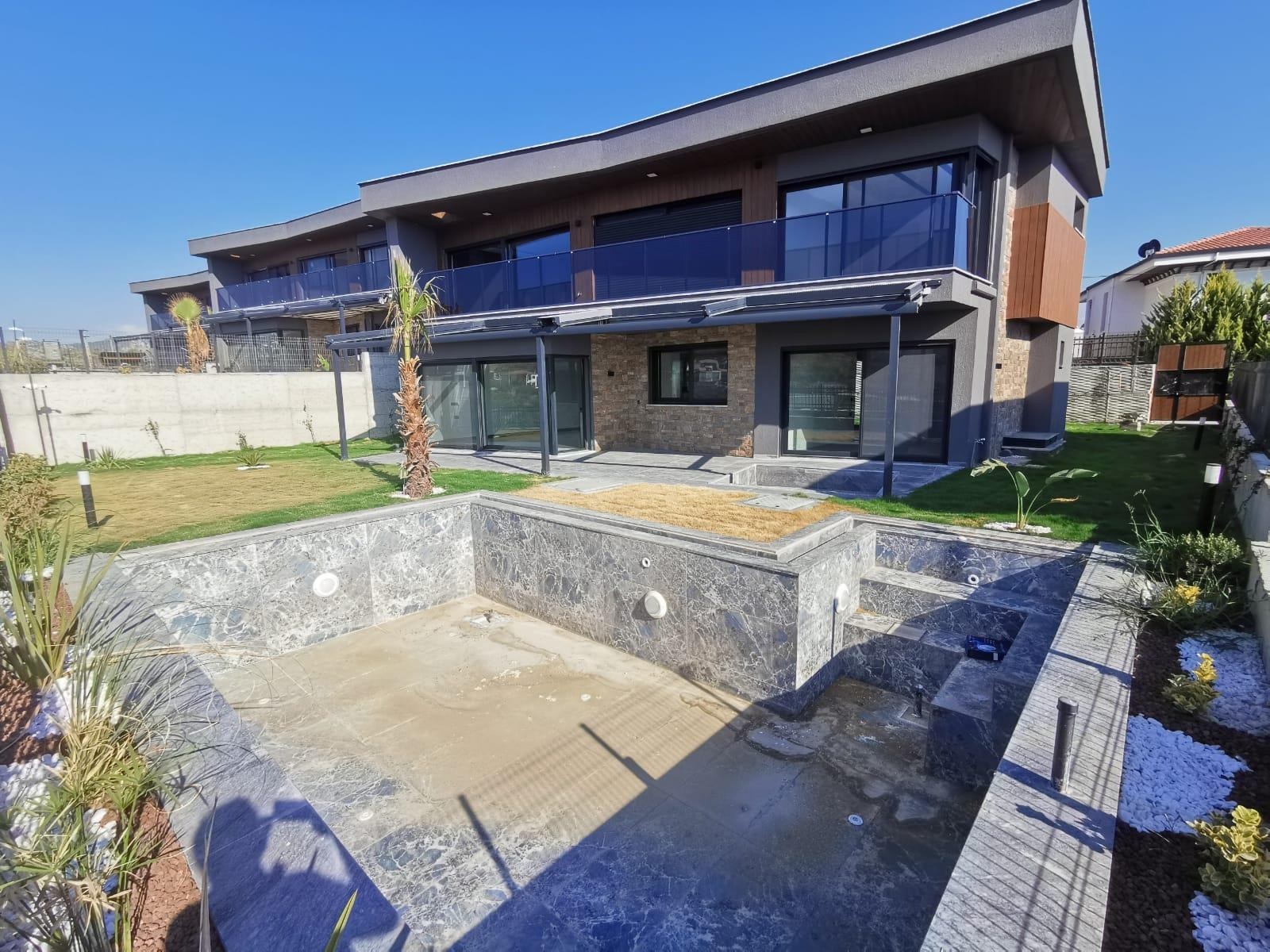 ELEGANT VILLA FOR SALE IN KUSADASI