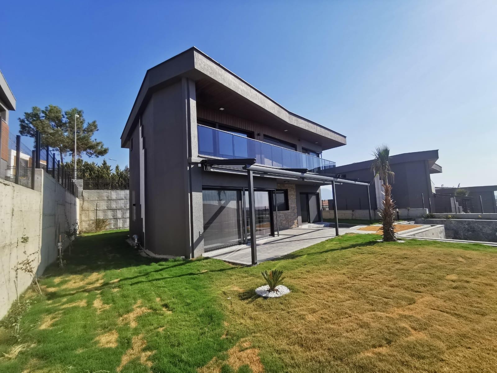 ELEGANT VILLA FOR SALE IN KUSADASI