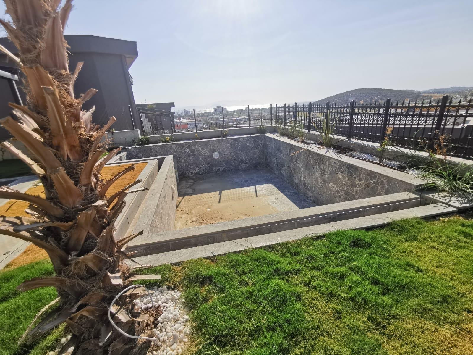 ELEGANT VILLA FOR SALE IN KUSADASI