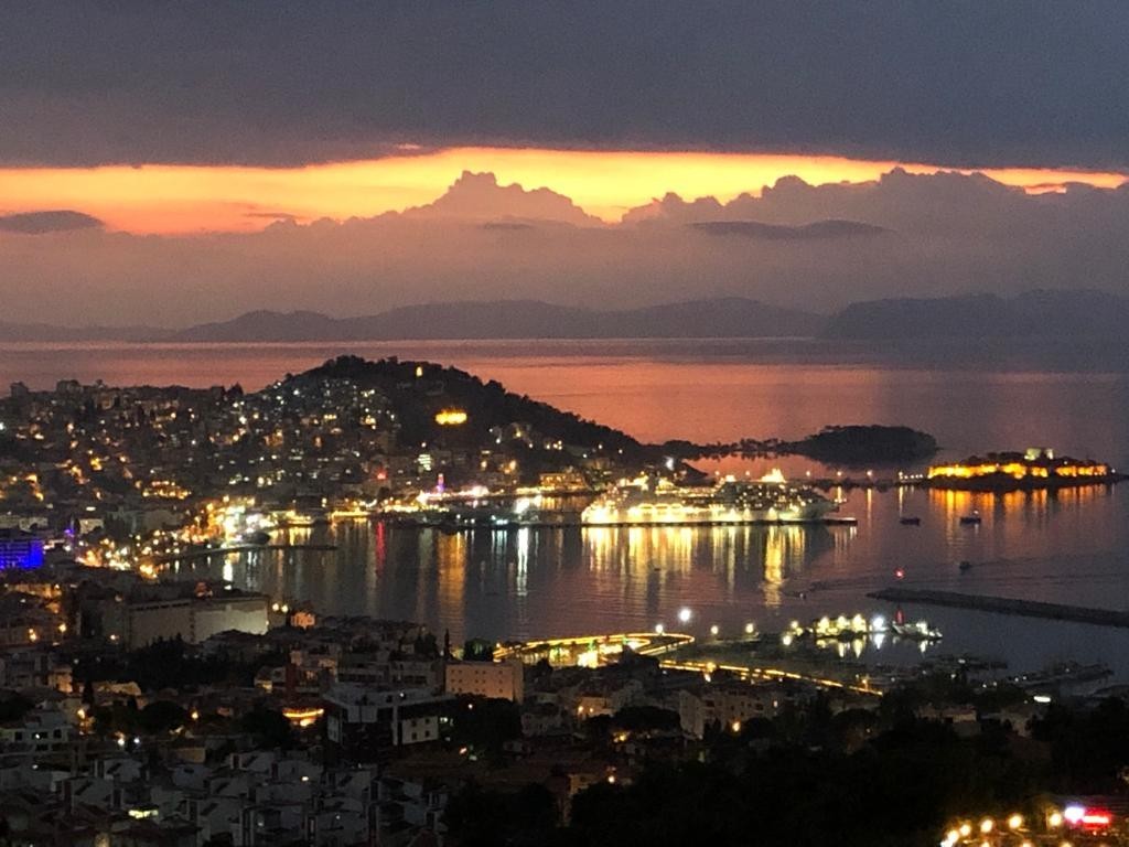 Terrific Sea Viewed Apartment for sale in Marina area Kusadasi