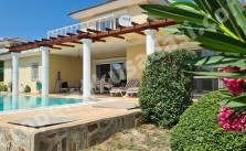 A magnificent villa in Kuşadası, offering both the tranquility of nature and close proximity to the city center.}
