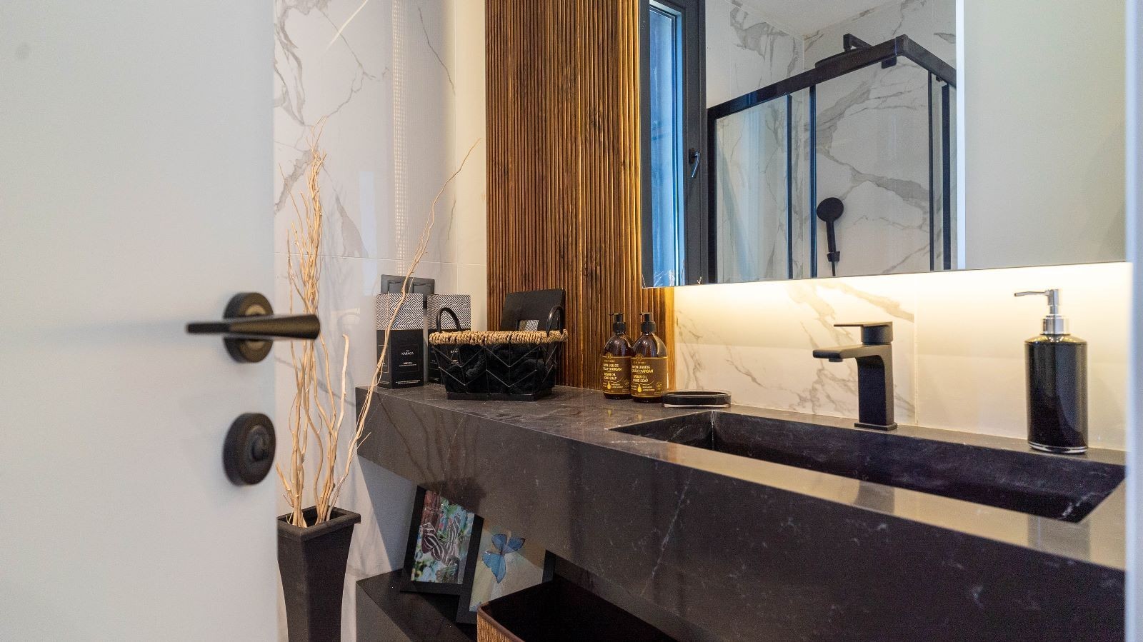 РОСКОШНЫЕ ВИЛЛЫ С ВИДОМ НА МОРЕ НА ПРОДАЖУ В КУШАДАСЫ.