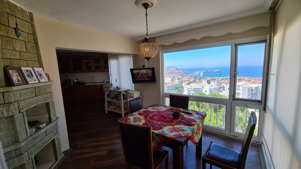 ДВУХУРОВНЕВАЯ КВАРТИРА С ВИДОМ НА МОРЕ НА ПРОДАЖУ В КУШАДАСЫ.