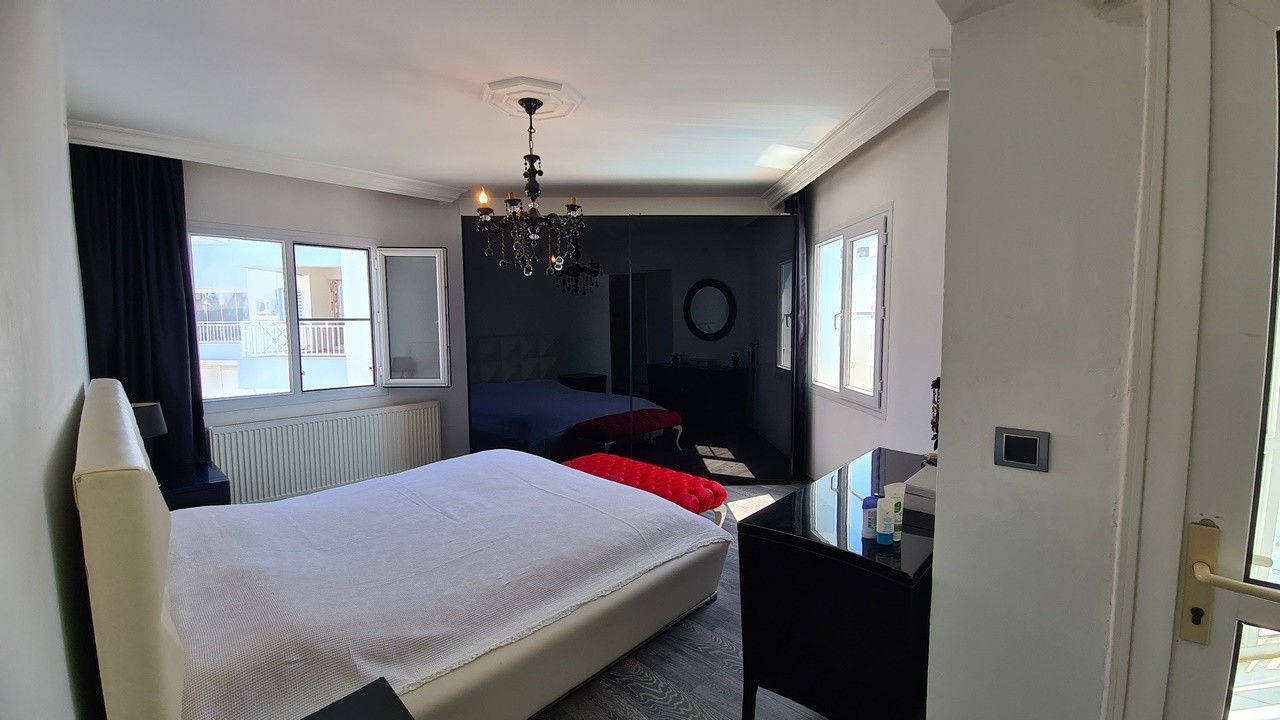 ДВУХУРОВНЕВАЯ КВАРТИРА С ВИДОМ НА МОРЕ НА ПРОДАЖУ В КУШАДАСЫ.