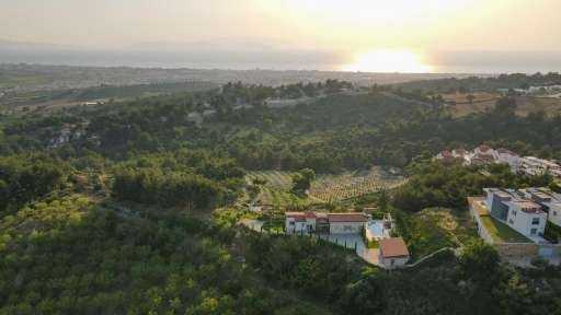 ВЕЛИКОЛЕПНЫЙ ФЕРМЕРСКИЙ ДОМ С ВИДОМ НА МОРЕ И ПРИРОДУ В КУШАДАСЫ.