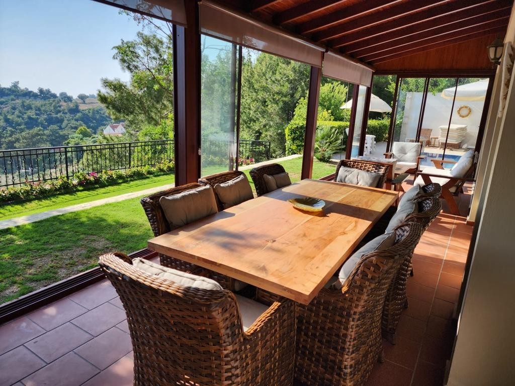 ВЕЛИКОЛЕПНЫЙ ФЕРМЕРСКИЙ ДОМ С ВИДОМ НА МОРЕ И ПРИРОДУ В КУШАДАСЫ.