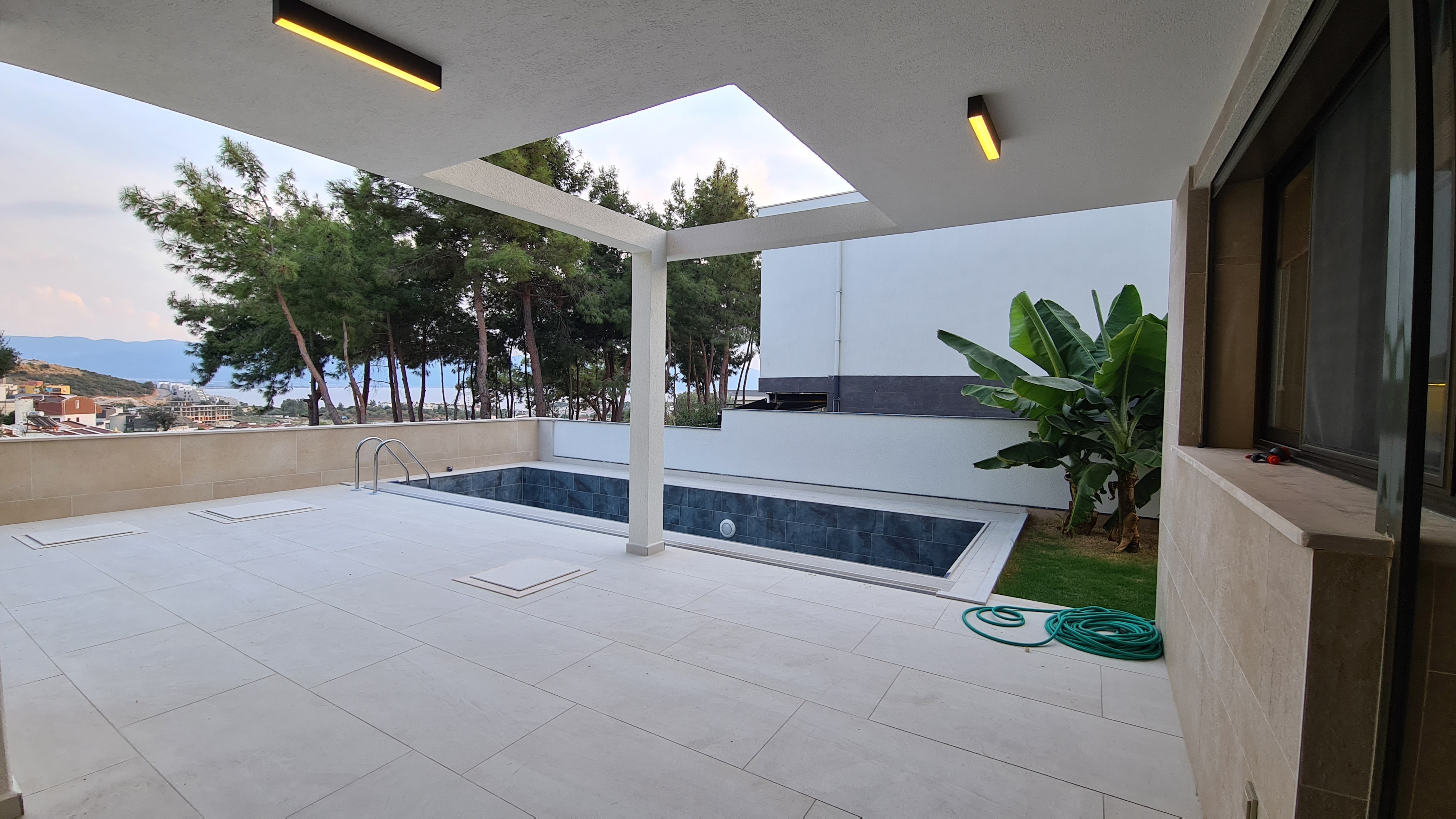 ВИЛЛА  4+1 С ЧАСТНЫМ БАССЕЙНОМ НА ПРОДАЖУ В КУШАДАСЫ.