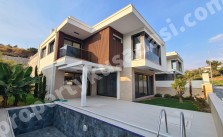 Unique Home For Sale : The Ideal Fusion of Nature, Comfort, and City Life}