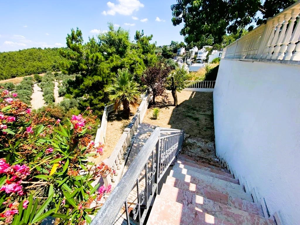 Seaview Luxury Villa: Private Pool, Security Systems, and More For Sale