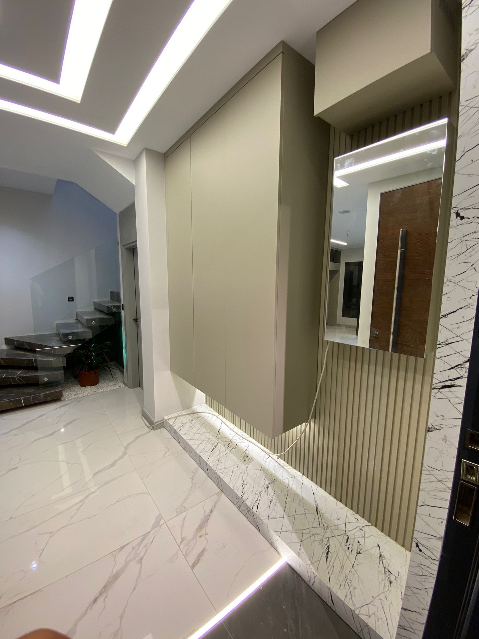 РОСКОШНЫЙ И СОВРЕМЕННЫЙ ДОМ В КУШАДАСЫ НА ПРОДАЖУ.