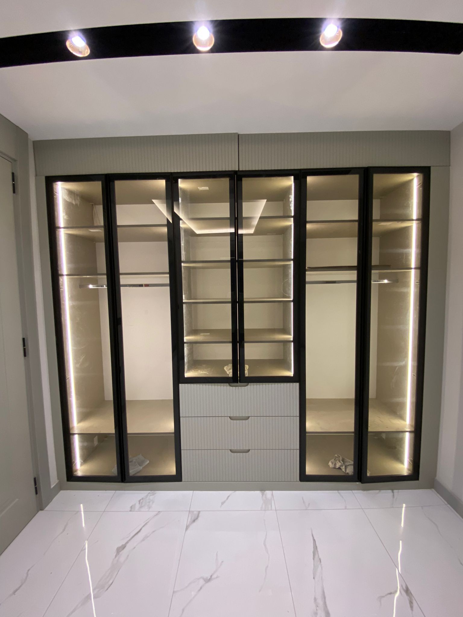 РОСКОШНЫЙ И СОВРЕМЕННЫЙ ДОМ В КУШАДАСЫ НА ПРОДАЖУ.