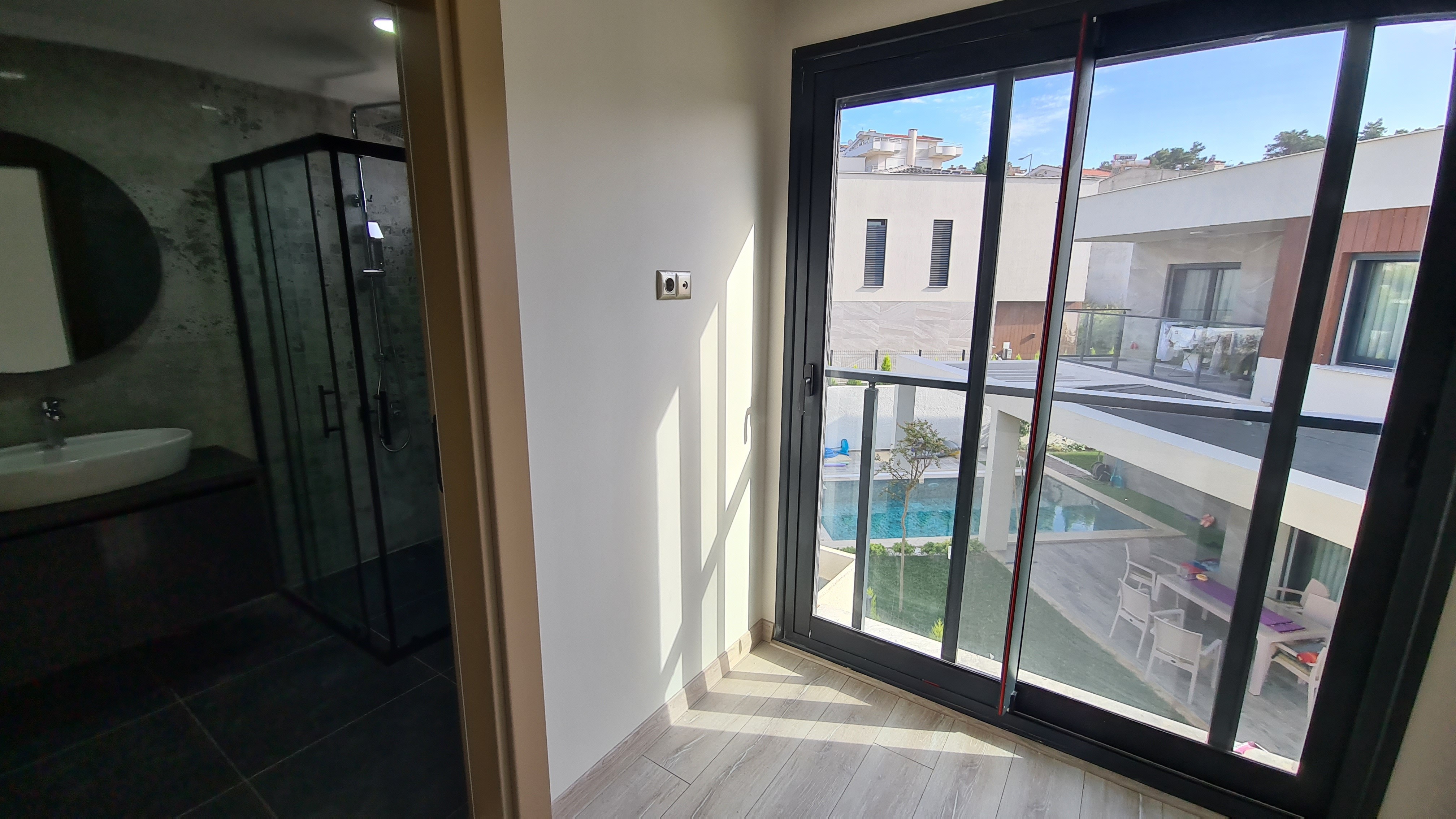 ОТДЕЛЬНАЯ ВИЛЛА С ЧАСТНЫМ БАССЕЙНОМ В КУШАДАСЫ.