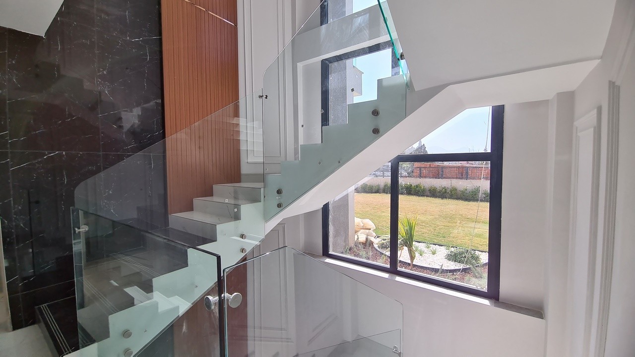 ОТДЕЛЬНАЯ ВИЛЛА С ВИДОМ НА МОРЕ В КУШАДАСЫ.