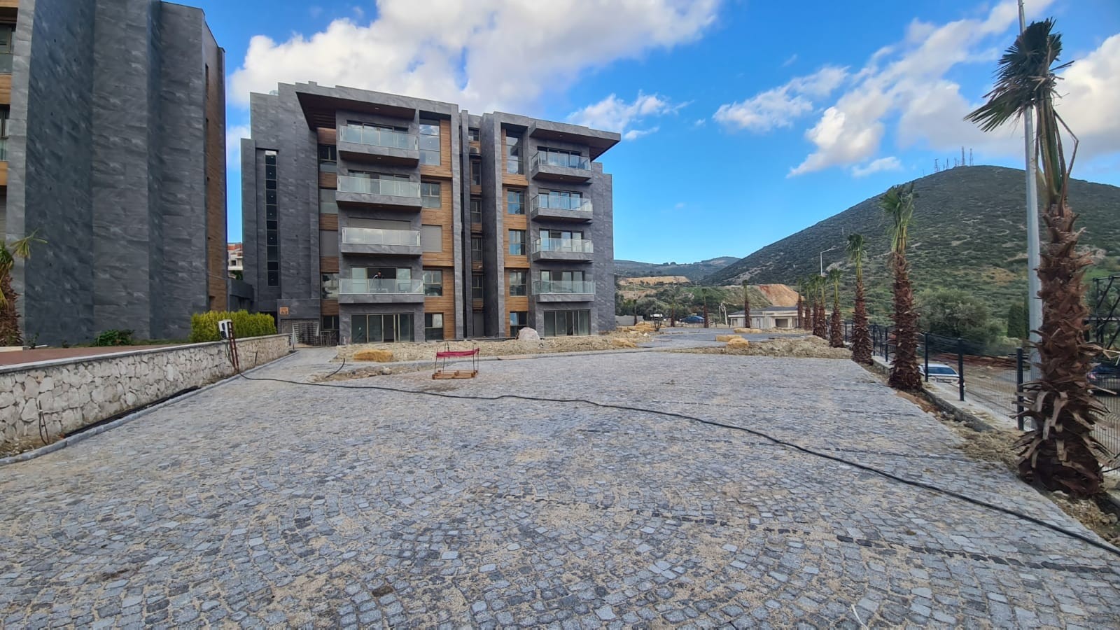 РОСКОШНЫЕ НОВЫЕ КВАРТИРЫ НА ПРОДАЖУ В КУШАДАСЫ.