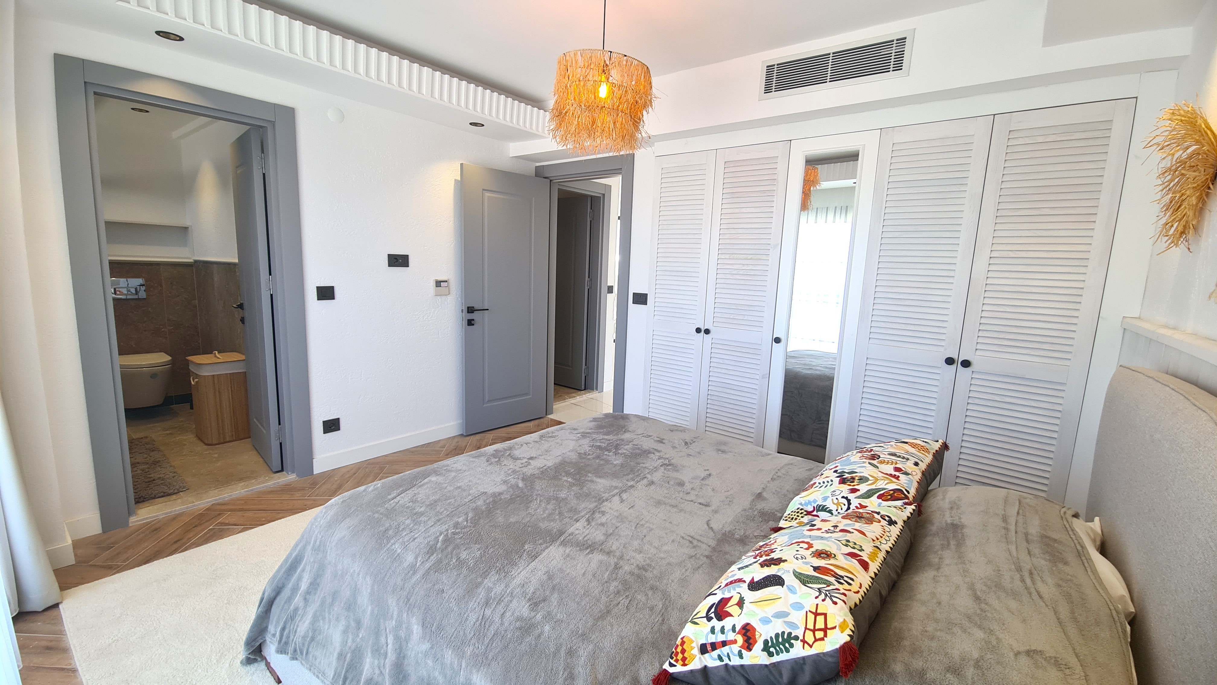 Country Style Semi-Detached Villa For Sale