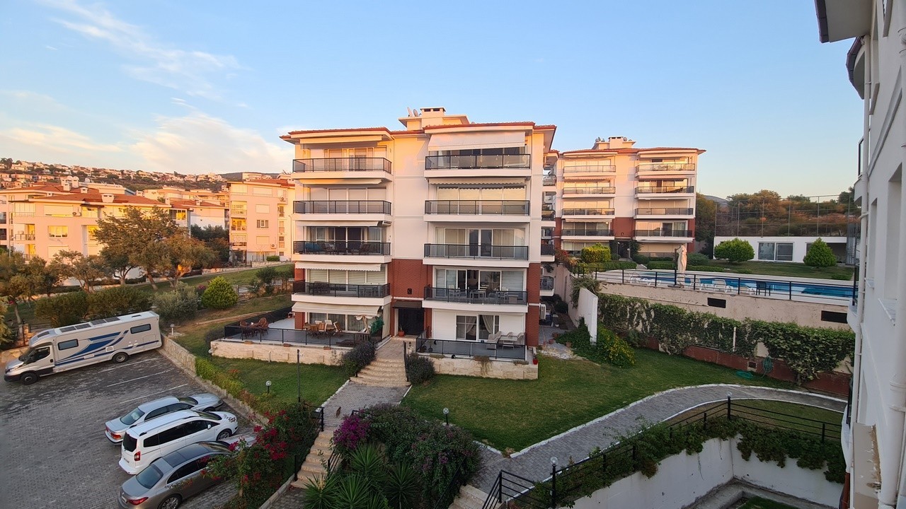 Aparment For Sale in City Center Just Opposite Marina