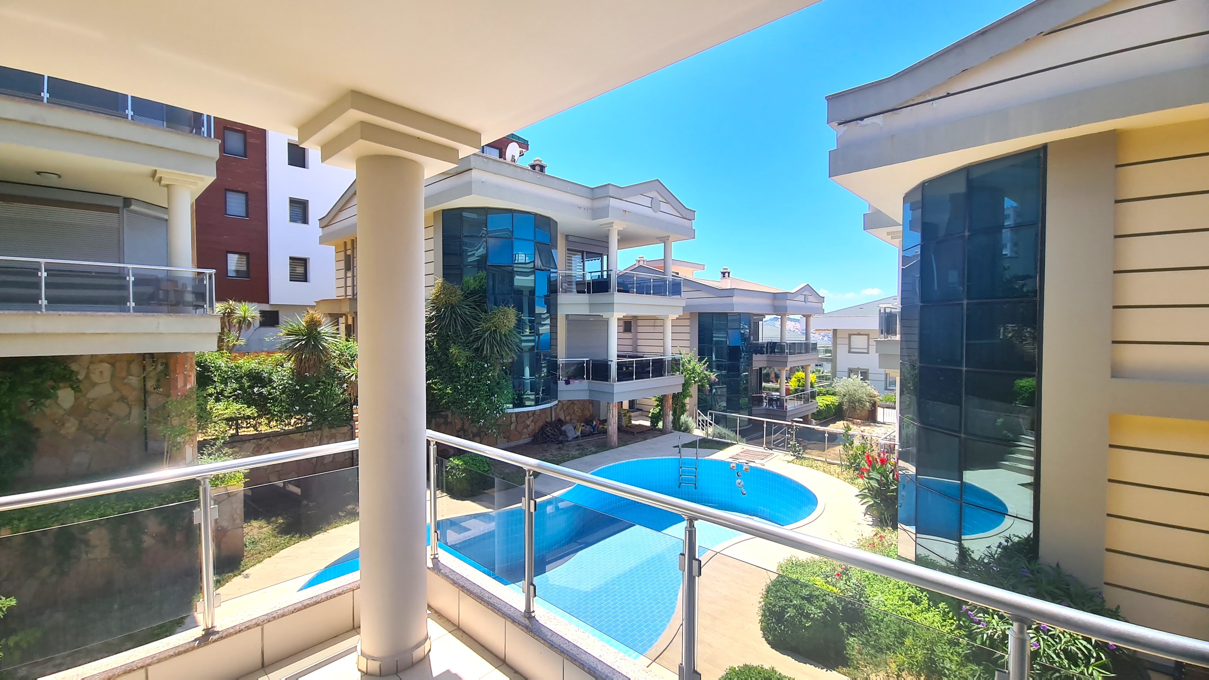 PRIVATE DETACHED VILLA  WITH SEA VIEW IN MARINA AREA