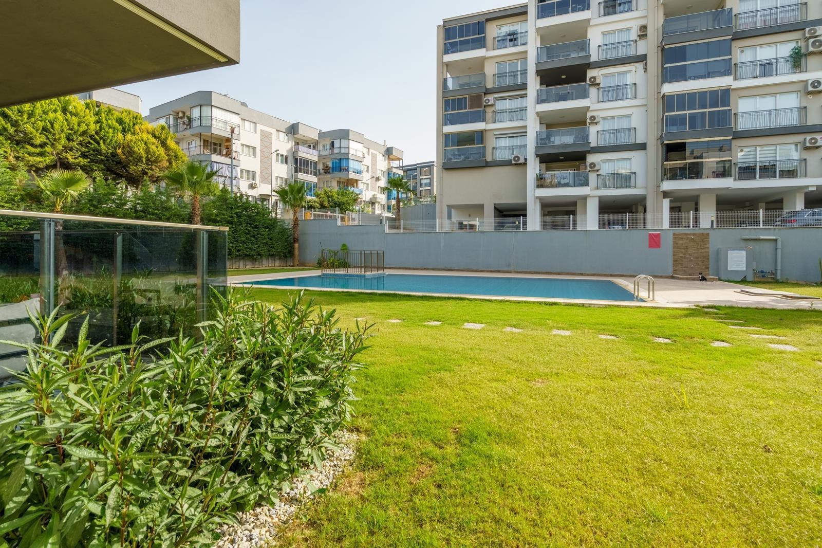 SPECIALLY DESIGNED SPACIOUS 2+1 GARDEN FLOOR