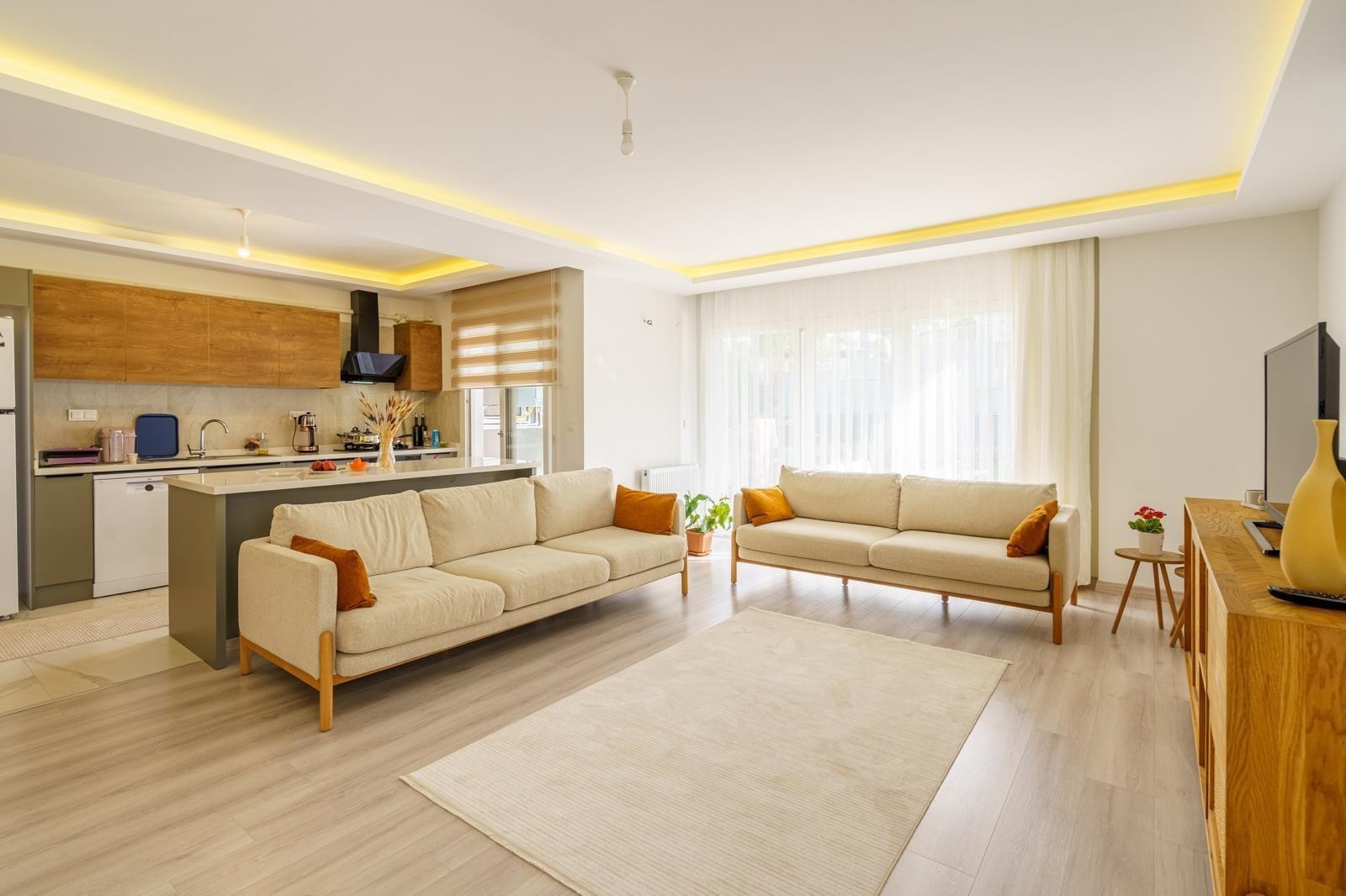 SPECIALLY DESIGNED SPACIOUS 2+1 GARDEN FLOOR