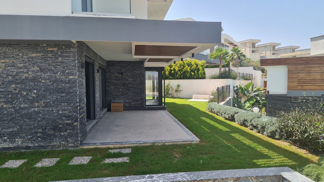 BOUTIQUE VILLA WITH PRIVATE POOL CLOSE TO THE BEACH