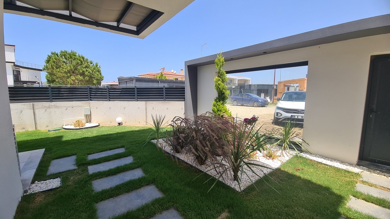 PRIVATE DETACHED VİLLA 300 SQM GARDEN IN GÜZELÇAMLI