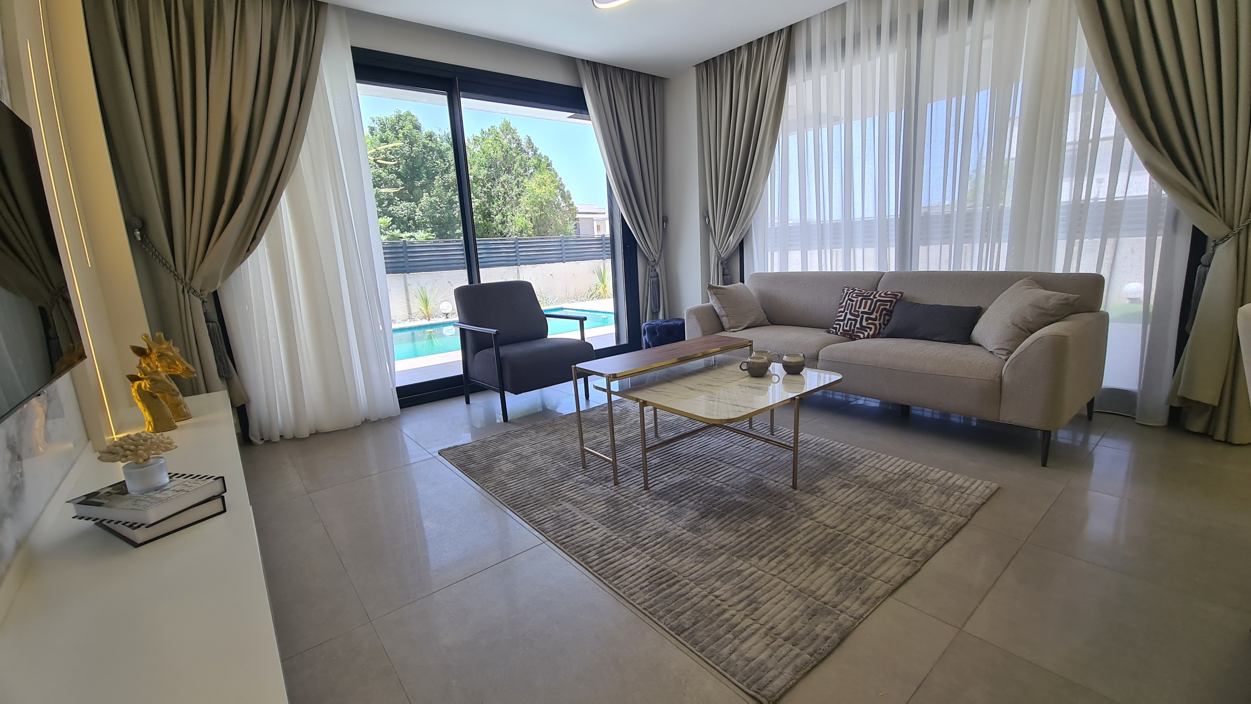 PRIVATE DETACHED VİLLA 300 SQM GARDEN IN GÜZELÇAMLI