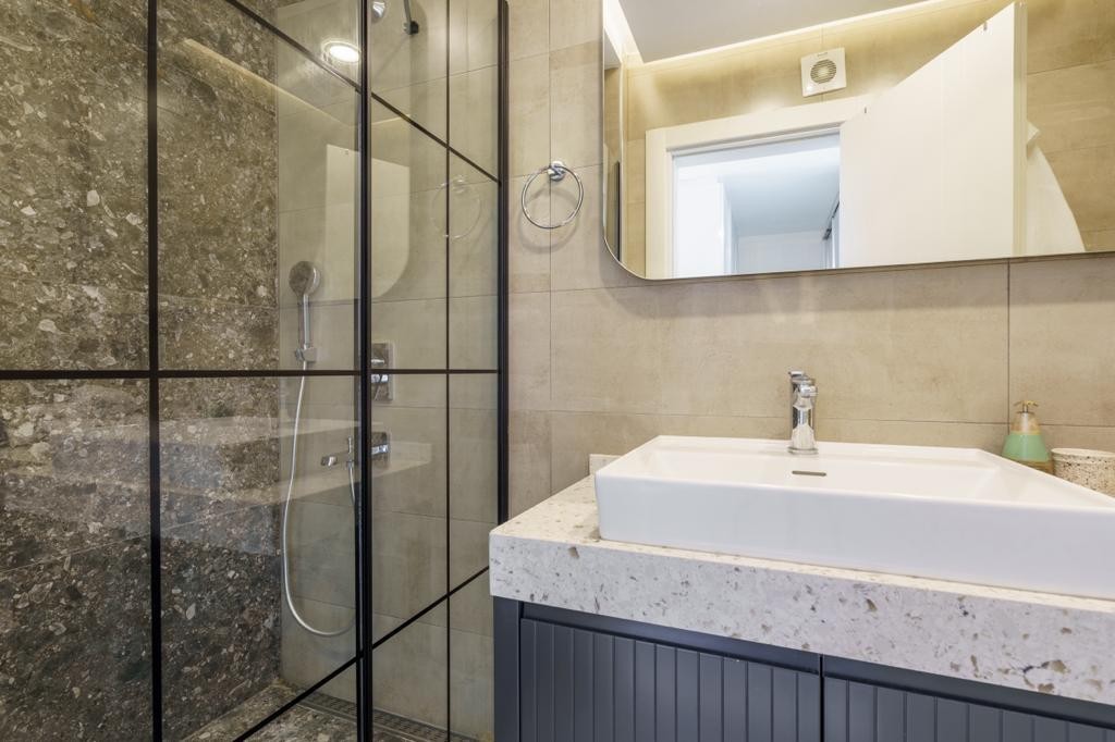 Magnificent Duplex Apartment with Sea View, Near Marina Area